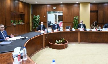 وزير البترول : يوجه ببحث السيناريوهات المطروحة وآليات العمل التى يمكن تنفيذها خلال الفترة المقبلة لتقليل حدة الأثار السلبية الناجمة عن الأزمة الروسية الأوكرانية