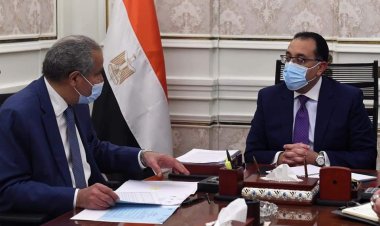 رئيس الوزراء يتابع موقف الأرصدة الاستراتيجية من السلع الأساسية وترتيبات توفير السلع بالمحافظات استعداداً لشهر رمضان المعظم