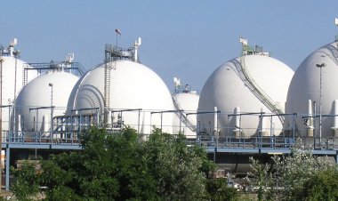 زعماء الاتحاد الأوروبي يدعمون إعادة ملء مخزونات الغاز على وجه السرعة للشتاء القادم