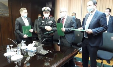 وزير الكهرباء والطاقة المتجددة يشهد توقيع مذكرة تفاهم بخصوص إمكانية إنشاء سفينة للعمل كمحطة كهرباء عائمة