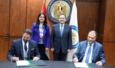 وزير البترول والثروة المعدنية يشهد توقيع عقد  مشروع التحول الرقمى في أبوقير للأسمدة مع شركة SAP 