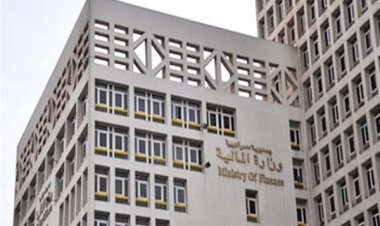ضريبة القيمة المضافة على البترول تثير الجدل.. وتدخل "المالية" في مفاوضات مع الشركات
