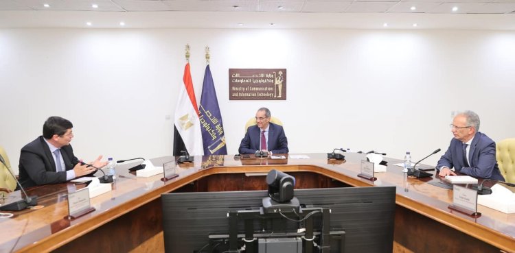 وزير الاتصالات وتكنولوجيا المعلومات يبحث مع شركة " إس. تي ميكروإلكترونكس STMicroelectronics"  خططها الاستثمارية  فى مصر