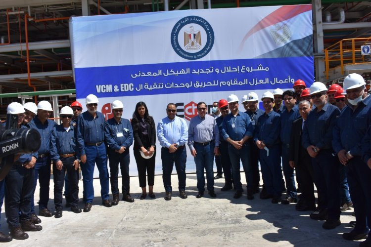 الملا يفتتح التشغيل التجريبى ل 5 مشروعات ضمن  التطوير الشامل بمصانع شركة البتروكيماويات المصرية بالاسكندرية