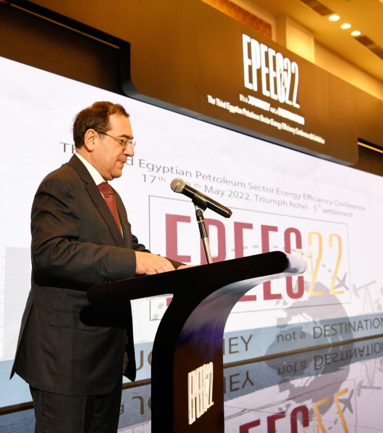 وزير البترول  يفتتح المؤتمر والمعرض الثالث لكفاءة الطاقة بقطاع البترول EPEEC 2022