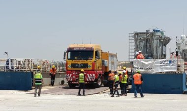 خلال أول وثاني أيام العيد.. ميناء العريش يستقبل شحنتي معدات محطة الكهرباء