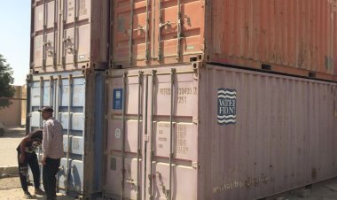 هيئة البترول والجمارك يسلمان شحنة مضبوطات من المخلفات البترولية لبتروتريد 