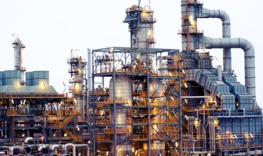 "البترول":   تنفيذ 5 مجمعات  ومشروعات جديدة لتكرير وتصنيع البترول  بتكلفة إجمالية تزيد عن 8 مليار دولار