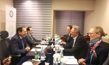 وزير البترول يلتقي نائب وزير الشئون الاقتصادية والعمل المناخى للشئون النيابية بجمهورية ألمانيا