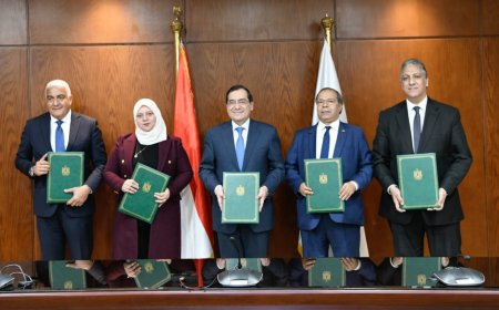 وزير البترول يوقع اتفاقيتى تعاون فى مجال التنمية المجتمعية