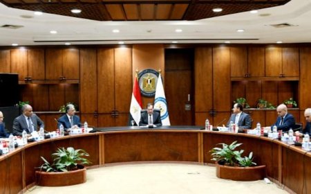 "وزير البترول" يبحث  التحديات التى يمر بها القطاع وتأثير المتغيرات العالمية على مسيرة العمل