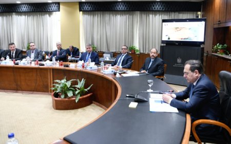 "الملا"يرأس ورشة عمل للتنسيق بين قطاعى التعدين والصناعة لبحث الفرص الاستثمارية بالمنطقة الاقتصادية للمثلث الذهبى