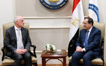 "وزير البترول" يبحث مع السفير الاسترالي بالقاهرة فرث الاستثمار في في مجالات التعدين والغاز والطاقات الخضراء