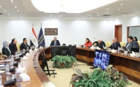 تعاون بين كلية تكنولوجيا الأعمال وجامعة أوتاوا