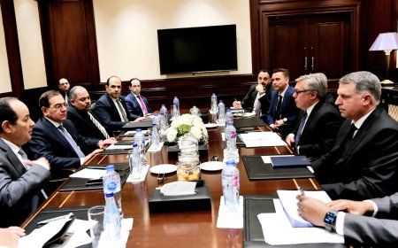 "وزير البترول" يعقد  جلسة مباحثات مع وفد من شركة شيفرون العالمية