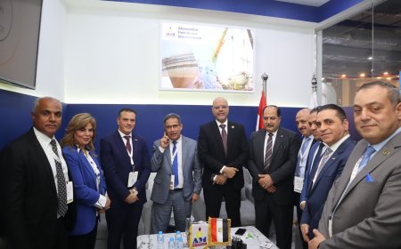 بالصور.. جبران يتفقد اجنحة الشركات المشاركة بمعرض ومؤتمر مصر الدولي للبترول «إيجبس 2023»