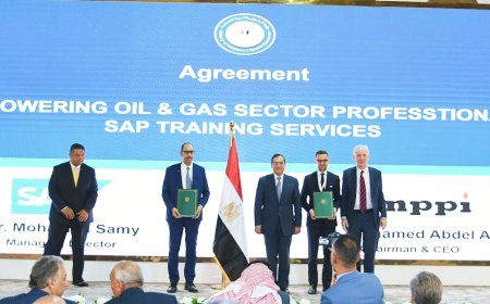 وزير البترول يشهد توقيع مجموعة من مذكرات التفاهم والاتفاقيات  بين قطاع البترول والشركات العالمية