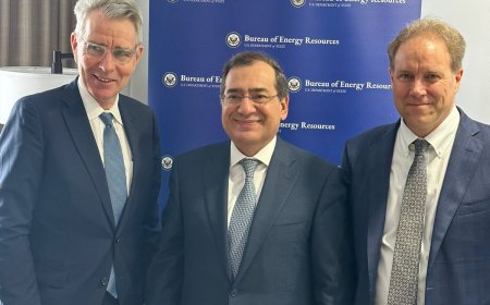 "الملا" يبحث مع مساعدى وزيرا الخارجية والطاقة الامريكيين سبل زيادة التعاون في التحول الطاقى وخفض الانبعاثات بصناعة البترول والغاز