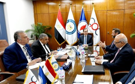 البترول تنفذ مشروعات استراتيجية مهمة  فى مجالى التكرير والبتروكيماويات تهدف إلى زيادة الطاقة الانتاجية من المنتجات البترولية