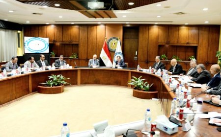 "البترول" تبحث مع "الري"  توفير احتياجات مشروعي  مجمع انتاج السولار الجديد بأسيوط وانتاج الميثانول بدمياط من المياه