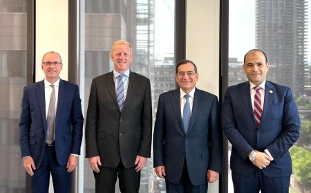 "وزير البترول"  يجري مباحثات مع رؤساء شركات البترول العالمية