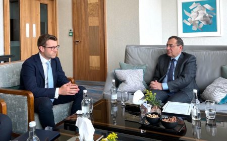 "وزير البترول والثروة المعدنية" يبحث مع شركة اي كاب دريل فرص الاستثمار في قطاع التعدين