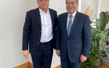 "الملا "يبحث مع بيكرهيوز العالمية خطط خفض الكربون والحد من الانبعاثات