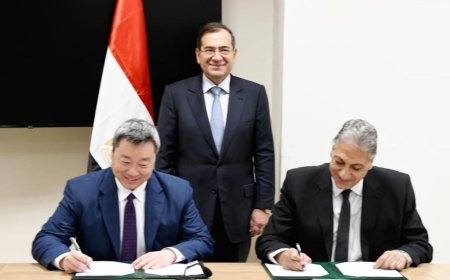 "وزير البترول"  يشهد التوقيع بين هيئة البترول واباتشى الامريكية على اللائحة التنظيمية لإدارة عمل شركة خالدة للبترول المشتركة