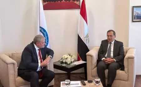 وزير البترول يبحث مع ترانس جلوب الكندية خططها للبحث والاستكشاف بمناطق امتيازها بالصحراوين الشرقية والغربية