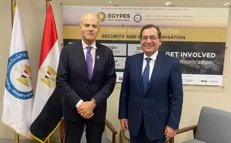 "وزير البترول" يبحث سبل تعزيز الشراكة مع اينى الإيطالية