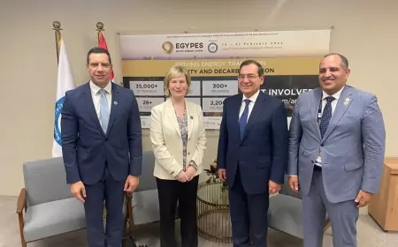 "وزير البترول" يبحث مع فنتيرسال ديا موقف الاستثمارات الألمانية في انتاج الغاز الطبيعى بمنطقة الدلتا