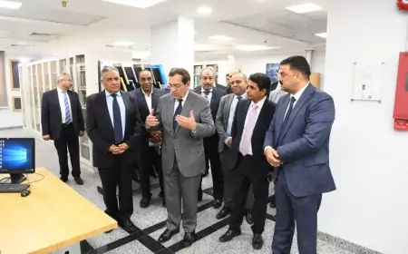 الملا  يتابع تطورات انشاء المنصة الرقمية الموحدة للخامات التعدينية واصدار التراخيص