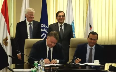 "وزير البترول" يشهد التوقيع على اتفاقية شراكة جديدة بين شركة ميثانكس مصر