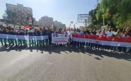 بالصور..العاملين بالتعاون للبترول يشاركون فى المسيرة التضامنية لدعم فلسطين وتأييد قرارات الرئيس السيسى