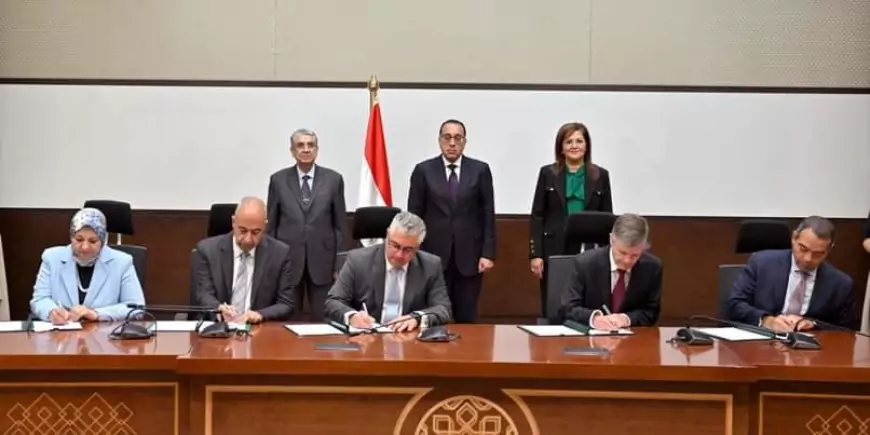 باستثمارات 3 مليار دولار .. مصر وميرسك  يوقعان اتفاقية جديدة لإنتاج الوقود الأخضر  ومشتقاته