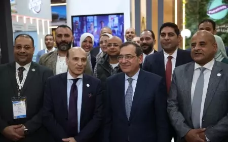 ” وزير البترول ” يتفقد جناح بتروتريد بـ إيجبس 2024