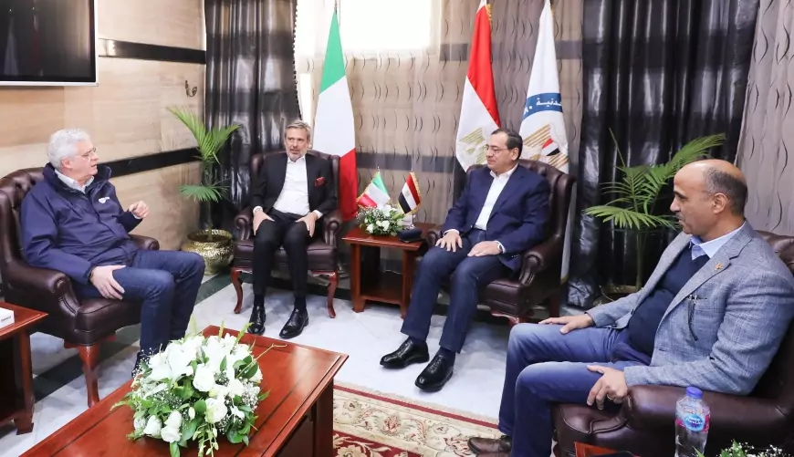 وزير البترول يبحث مع السفير الإيطالي وشركة تكنيب مشروع انتاج السولار بصعيد مصر