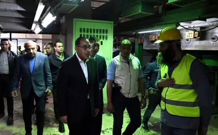رئيس الوزراء يبدأ جولة تفقدية بعدد من المشروعات الصناعية والبترولية بمحافظتي البحيرة والإسكندرية