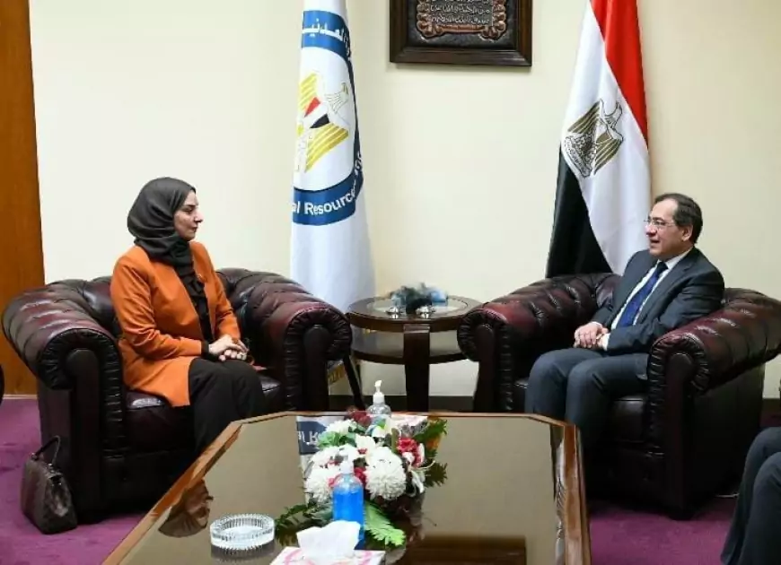 وزير البترول يبحث مع سفيرة مملكة البحرين بمصر التعاون في مجال البترول والغاز