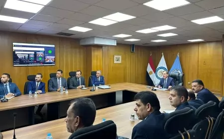 "الملا"  يتابع تنفيذ المنصة الرقمية للخامات التعدينية