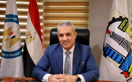 نقابة البترول تهنئ عبد المنعم الجمل لإختيارة قائما بأعمال رئيس الاتحاد العام لنقابات عمال مصر