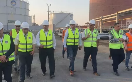 رئيس هيئة البترول يتابع مشروعات تطوير مستودع مصر للبترول