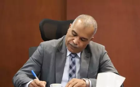 عباس صابر يلتقي بلجنة المركز الطبي بالسويس لمناقشة عدد من المقترحات
