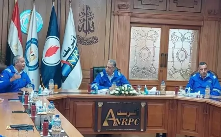 رئيس هيئة البترول في زيارة ميدانية بمصفاة الأسكندرية للتكرير والبتروكيماويات "أنربك"
