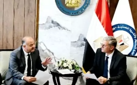 وزير البترول يبحث مع  الرئيس الإقليمي  ل  بى بى بالشرق الأوسط وشمال أفريقيا  خطط زيادة الانتاج
