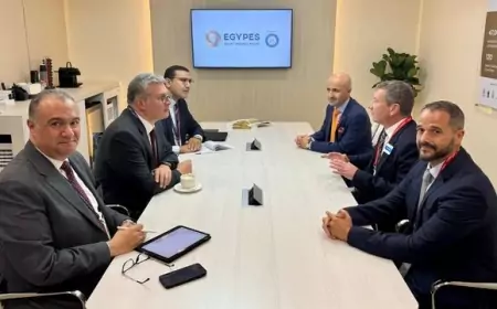 وزير البترول يبحث مع إكسون موبيل العالمية للاستكشاف خططها الاستثمارية فى مصر