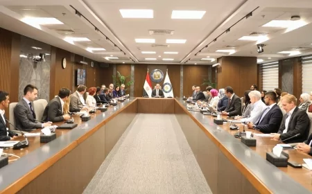 وزير البترول يبحث تعزيز الاستثمارات في التعدين مع وفد أنجلوجولد أشانتي