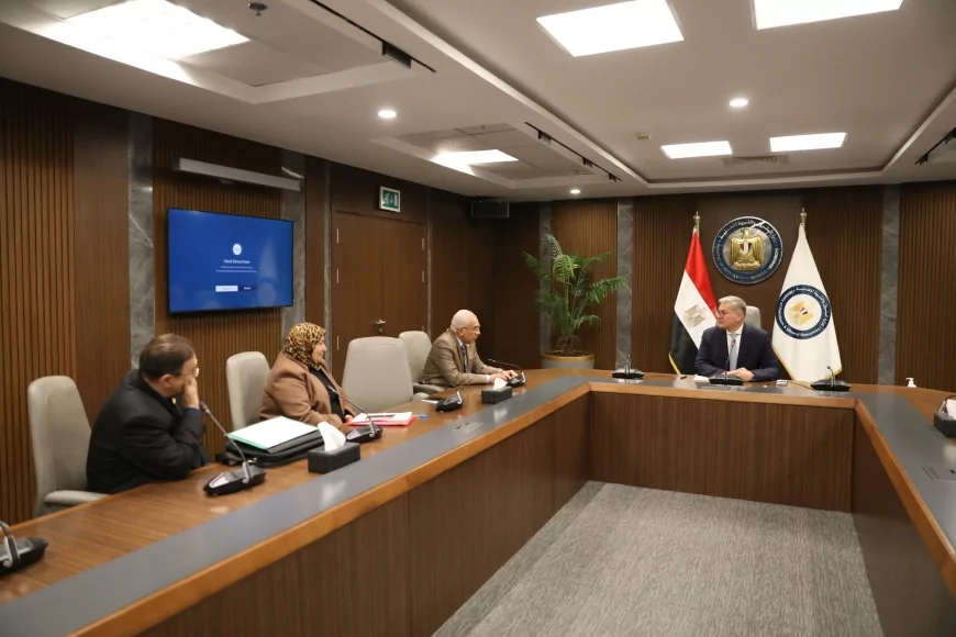 وزير البترول يعقد اجتماعًا مع أعضاء  مجلس النواب والشيوخ لتعزيز التكامل