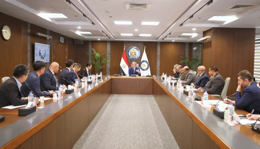 وزير البترول يبحث مع وفد هواوي التعاون في مجالات التحول الرقمى والطاقات النظيفة والهيدروجين