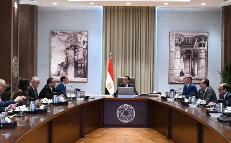 رئيس الوزراء يُتابع جهود الحكومة لتحويل السيارات للعمل بالغاز الطبيعي